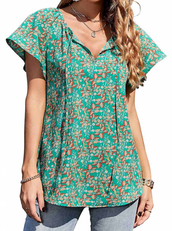 Atasan kaus dengan tali di leher